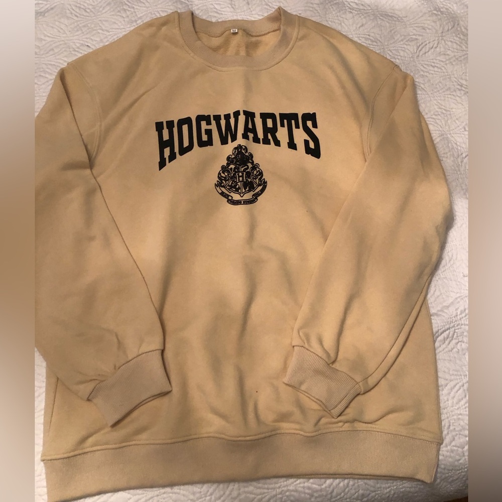 NWOT Hogwarts Sweatshirt sz M